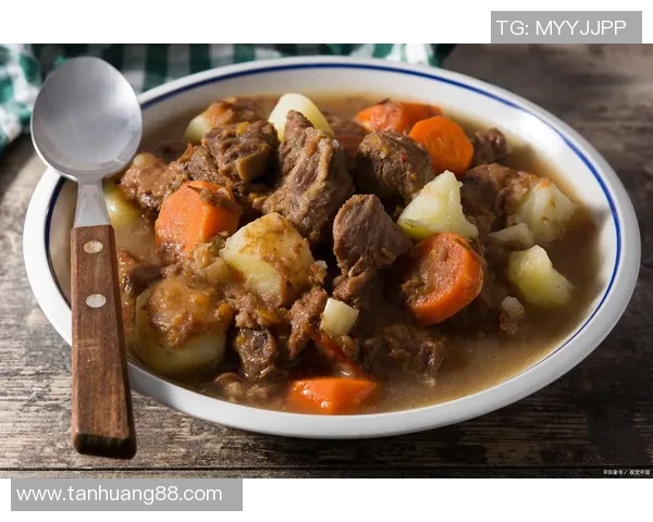 外国足球明星纷纷点赞中国菜：美味背后藏着文化与热情的碰撞