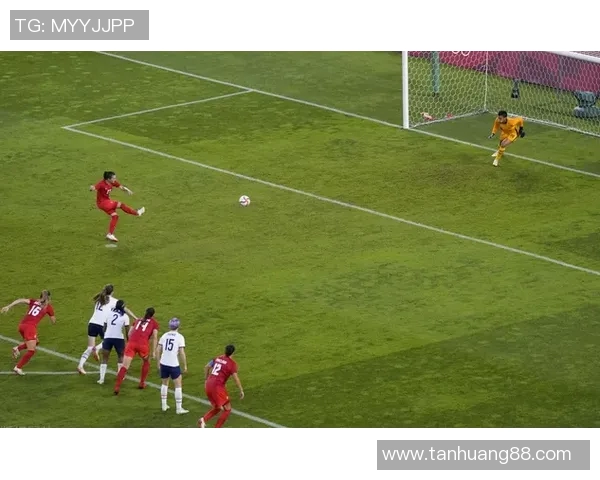 加拿大足球球星高清图片展示，探索其精彩瞬间与运动生涯的辉煌历程